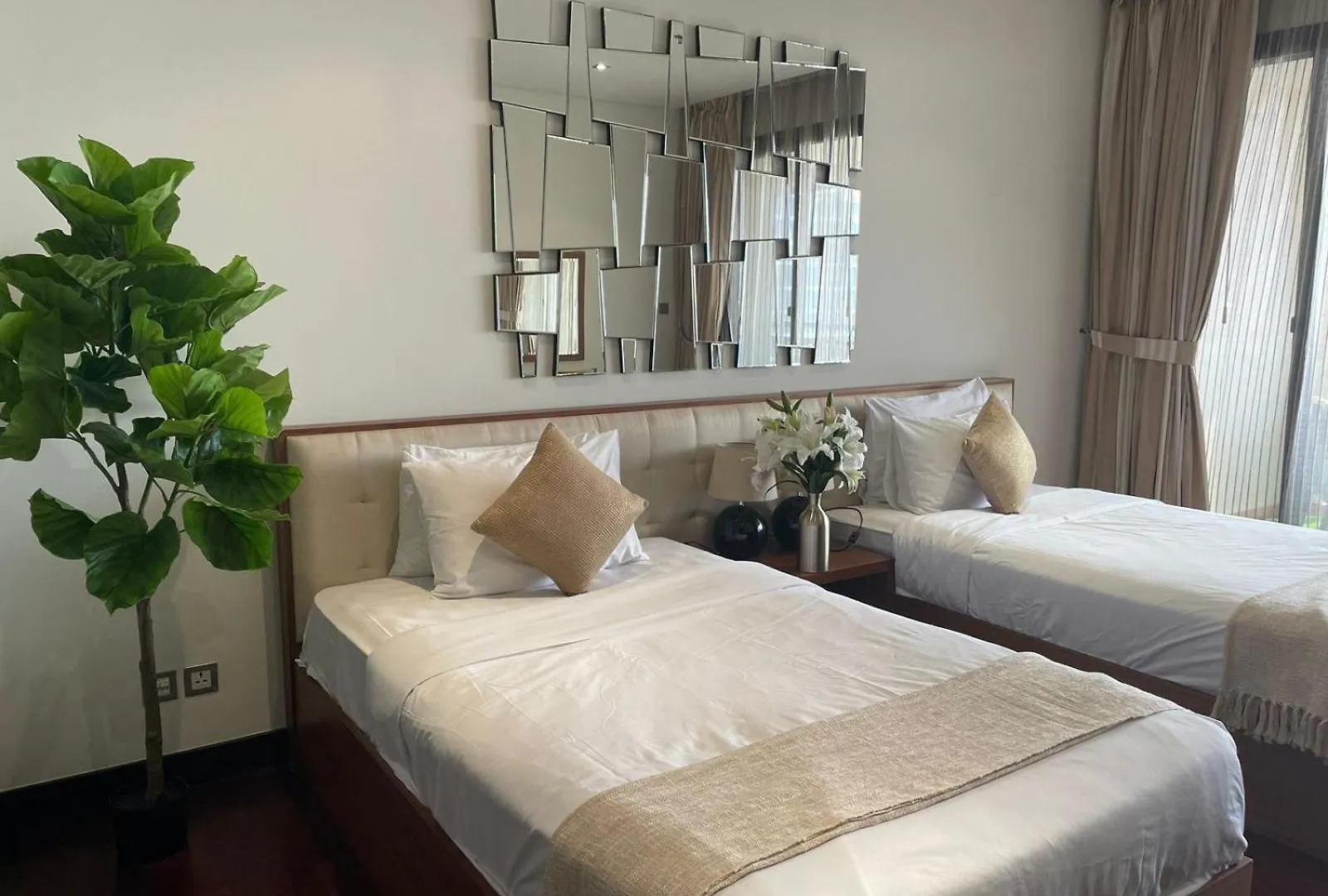 Anantara Hotel Apartment Palm Jumeirah Connected Anantara Hotel Dubai