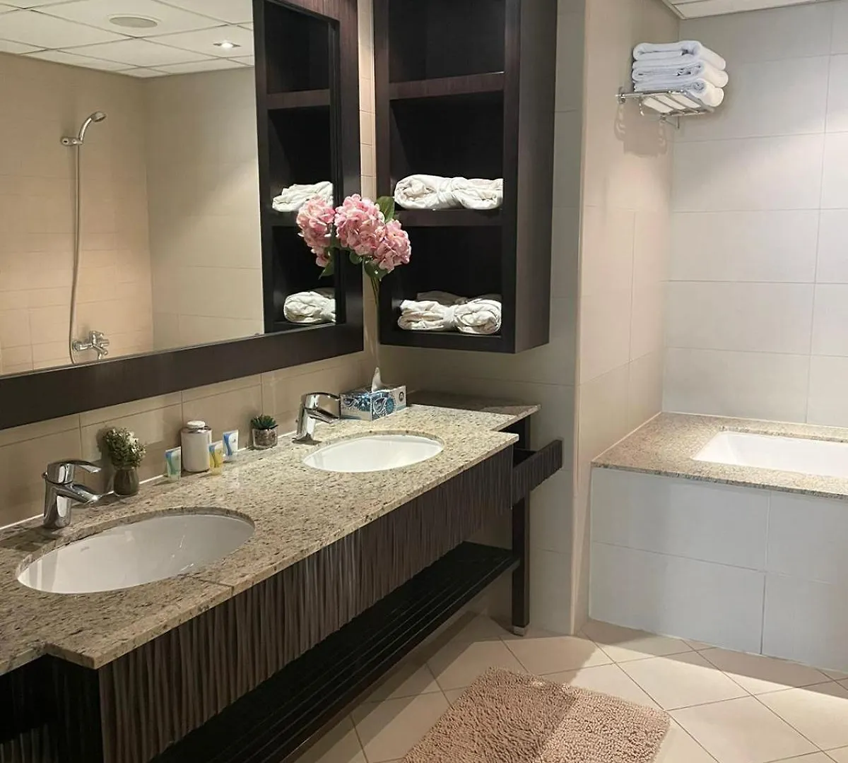 Anantara Hotel Apartment Palm Jumeirah Connected Anantara Hotel Dubai